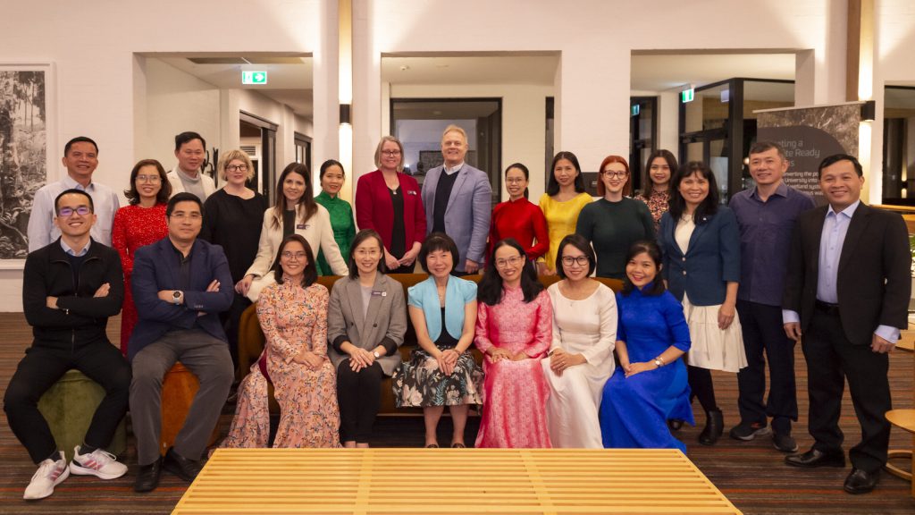 10 LÃNH ĐẠO VÀ GIẢNG VIÊN TRƯỜNG ĐẠI HỌC PHÚ XUÂN THAM GIA CHƯƠNG TRÌNH HỌC BỔNG AUSTRALIA AWARDS FELLOWSHIPS (AAF) 2023 TẠI ĐẠI HỌC DEAKIN, ÚC